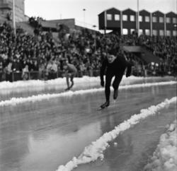 Vardens arkiv. "NM på skøyter på Bislet" 03.01.1954