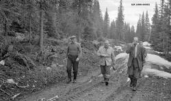 Fløtingsbefaring i Gausdal våren 1957.  Fotografiet viser fi