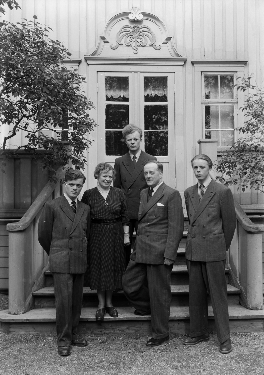 Arne Skjånes med familie