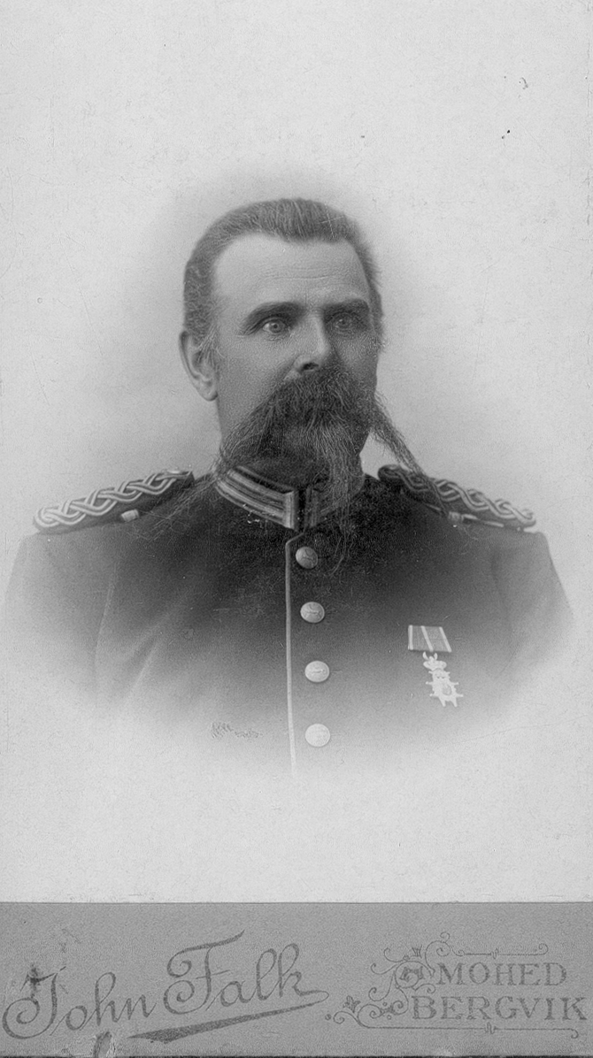 Fanjunkare P. Hannberg, född 2/6 1847, död 27/10 1910.