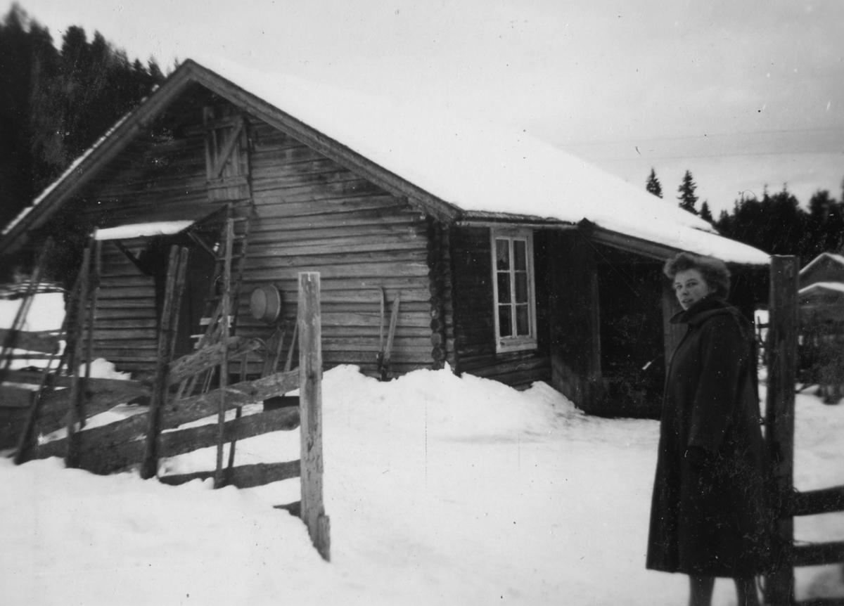 Olga Halvorsen ved Myrbakken,1960
