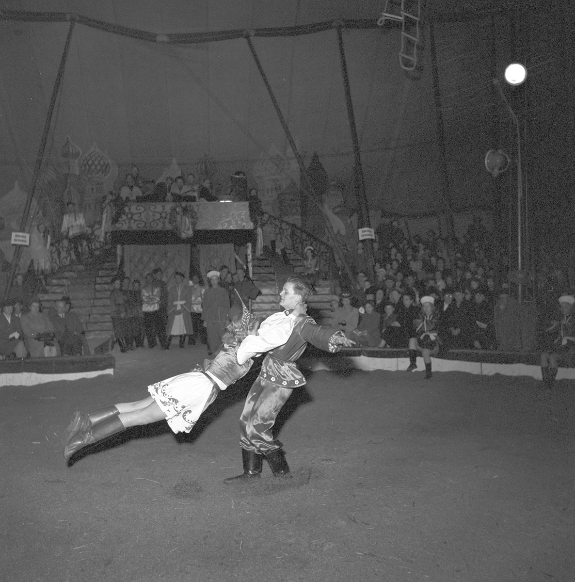 Gävle

På Fisktorget/Hamntorget finns Cirkustältet med Furuviks Ungdomscirkus.













