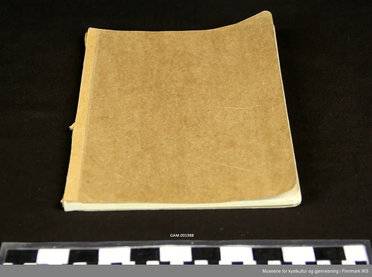 Boka ble brukt til registrering av ulike gjøremål på Sletnes.