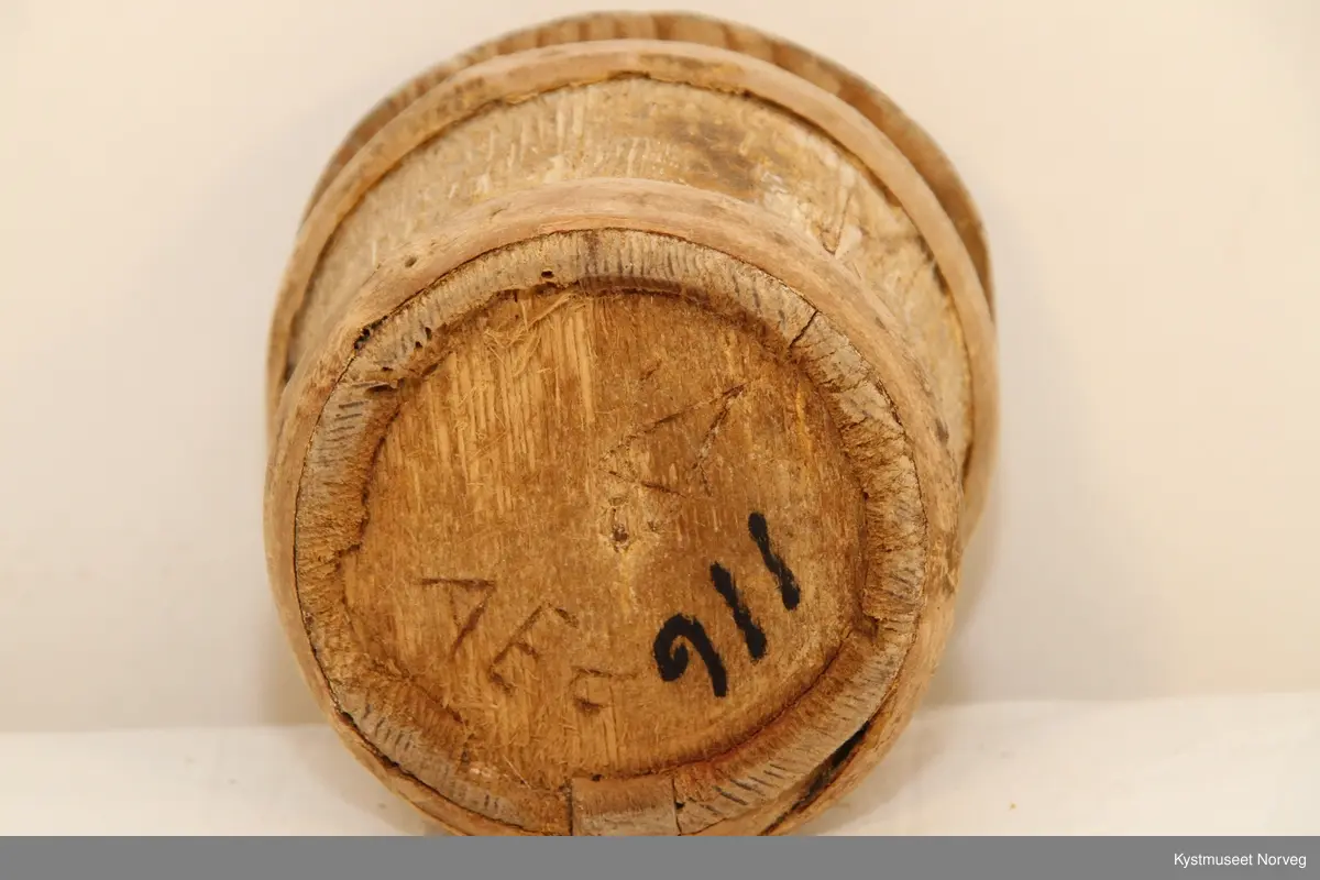 Smørkanne for å oppbevare smør i.