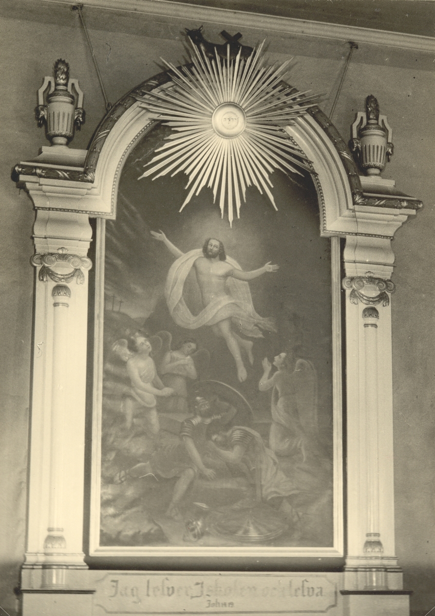 Loftahammar kyrka.

Altartavla av S.G. Lindblom 1852.
Inskription; "Jag lefver, I skolen och lefva, Joh. 19:19"
