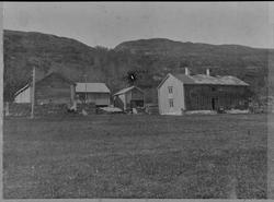 Gårdsanlegget på gården "Låna" , Øvre Hassel