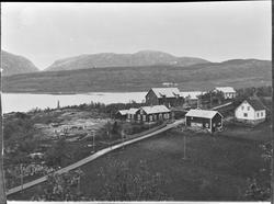 Skole og ungdomshus i Hasselvika