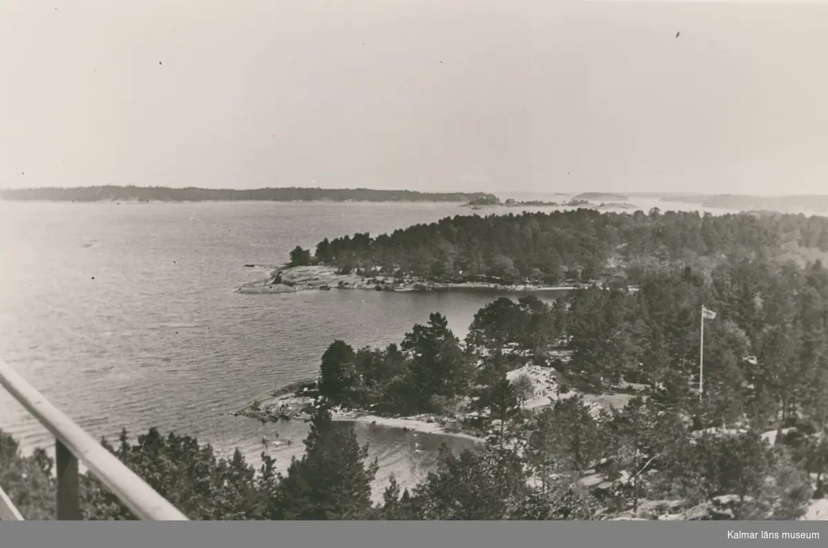 Utsikt mot Västerviks skärgård från Lysingeberget. - Kalmar läns museum ...