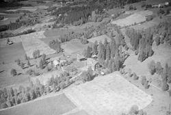 Veisten gård, Forset, Vestre Gausdal, på garden har det vært