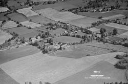 Gårdsbruk i Midtbygda, Østre Gausdal, Sønstevold i forgrunne