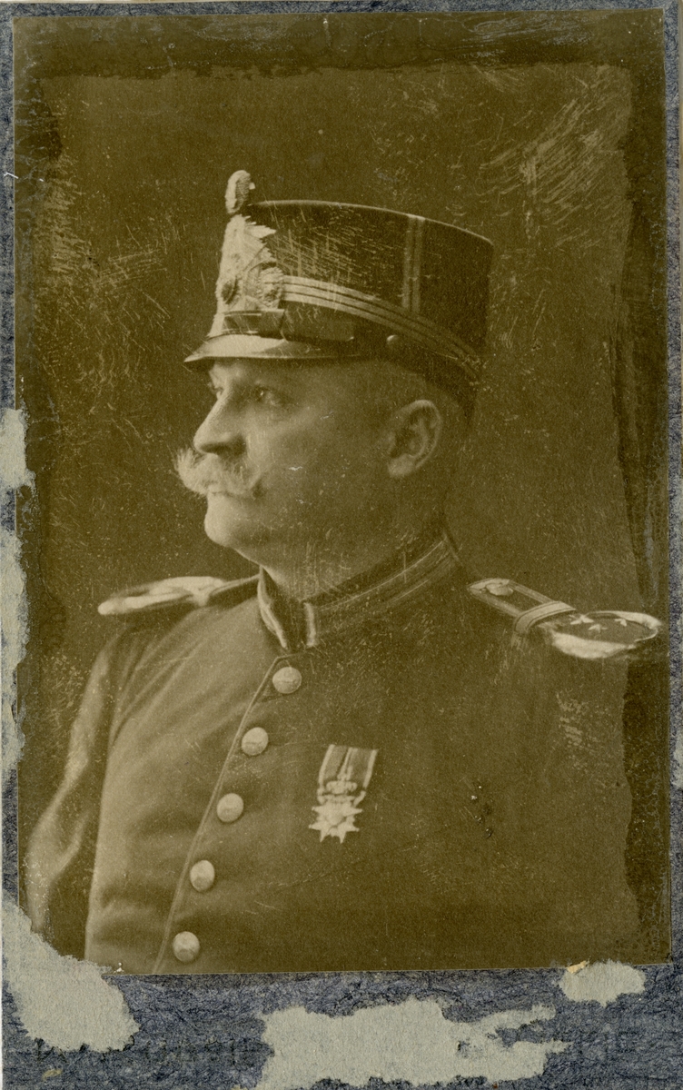 Porträtt av Per Axel Frithiof Stein, kapten vid Hälsinge regemente I 14.