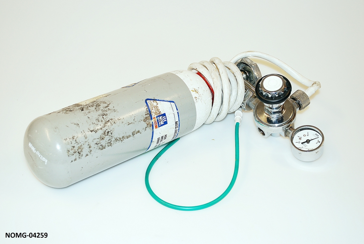 Oksygenkolbe med trykkmåler.
