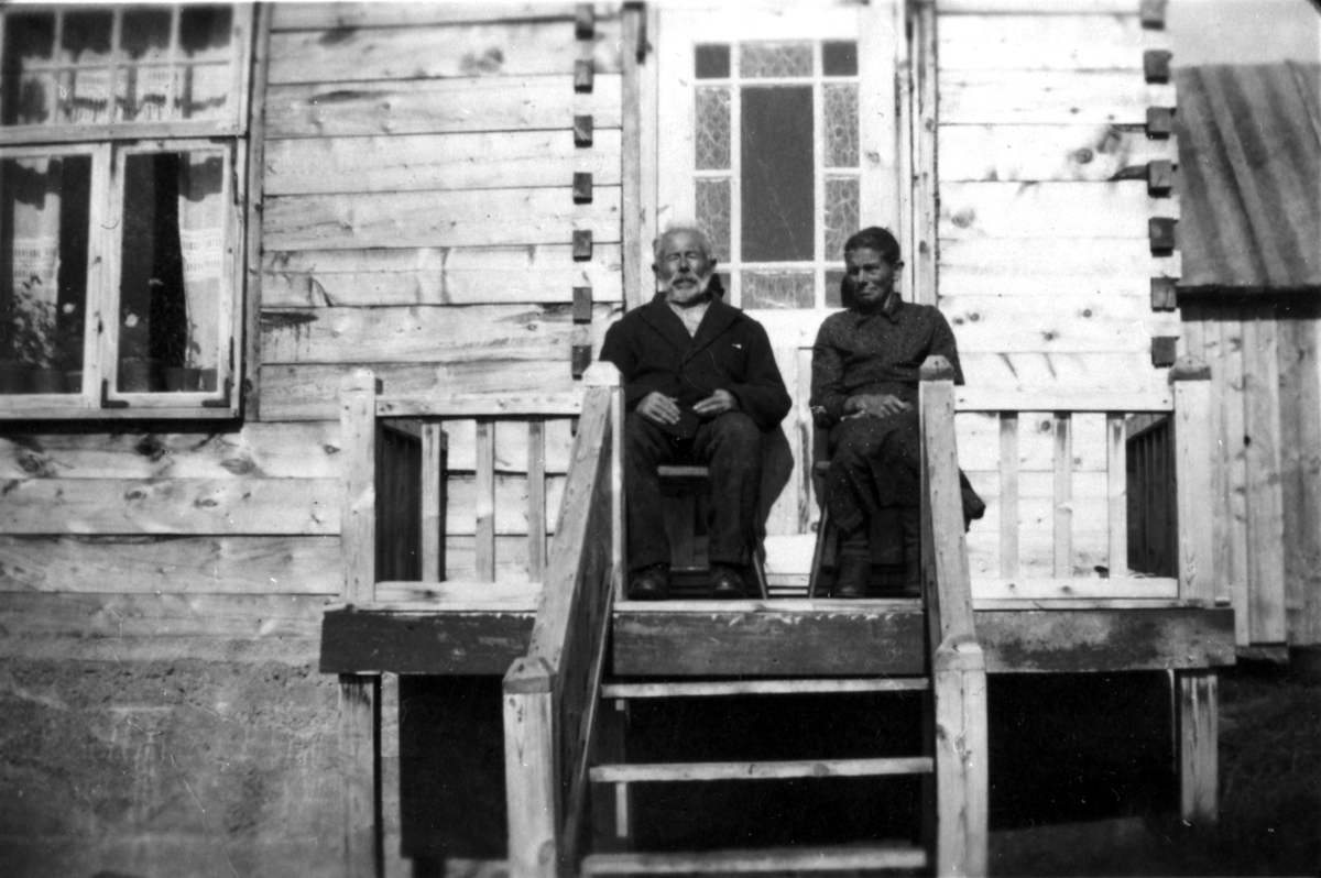 Eldre par fra Normanvik. ca 1930