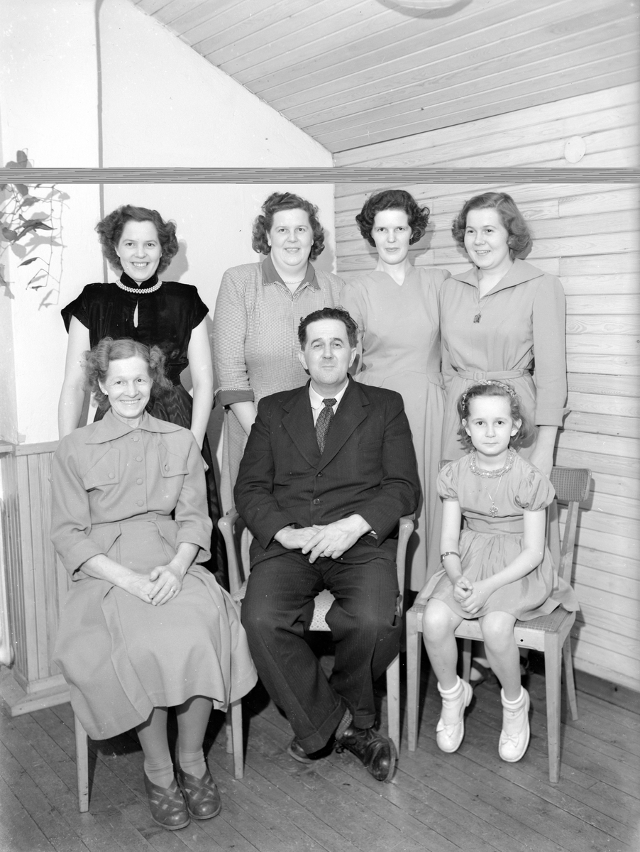 Familjen Valter. Foto i maj 1957.