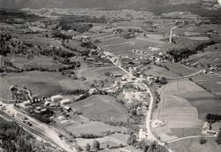 Flyfoto av Bø sentrum