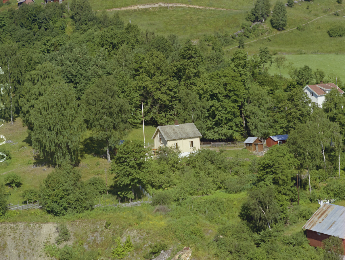 Lillehammer kommune. Dette må være Vingromsvegen, tidligere Birivegen, 223, beliggende i Øyresvika.