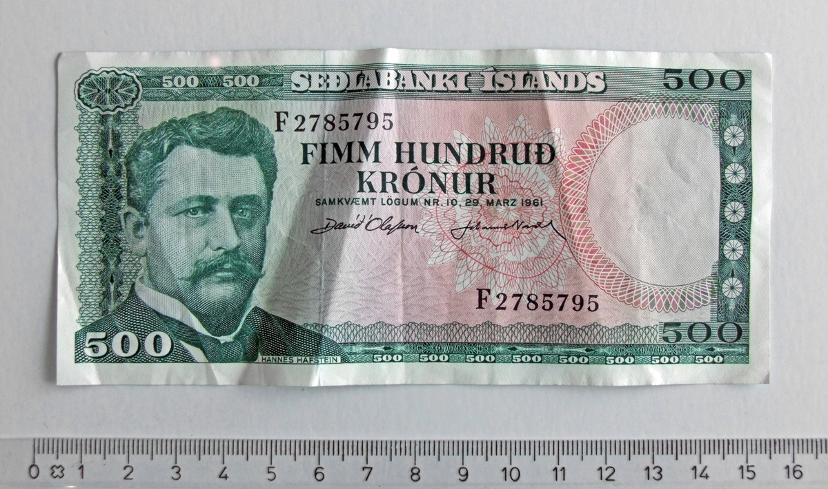 500 Krónur,  ISLAND,  1961.

Form:  Rektangulær