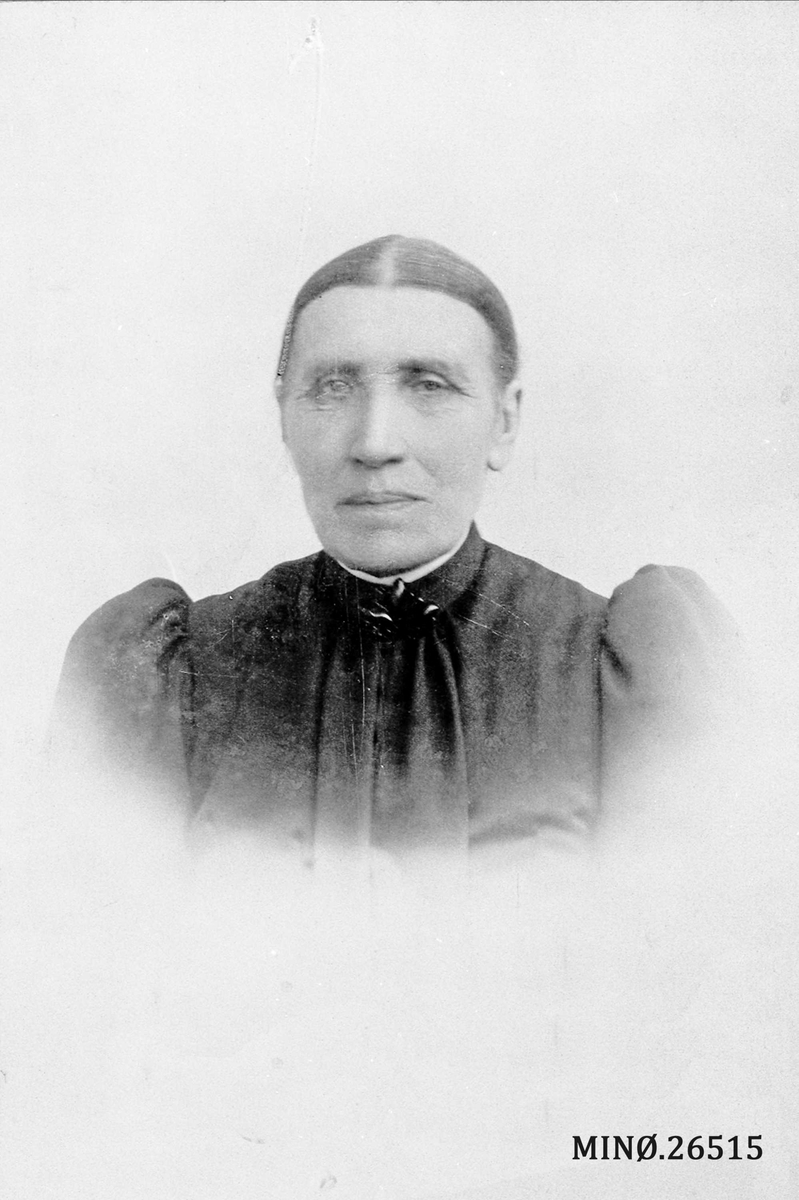 Portrett av kvinne. Beret Mortensdatter Utgård Godtland, født 9/4-1819