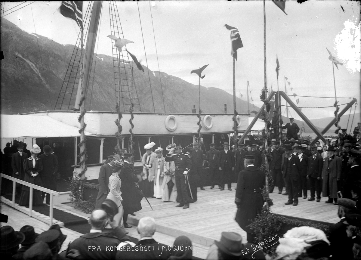 Kong Haakon VII og Dronning Maud på besøk i Mosjøen i 1907