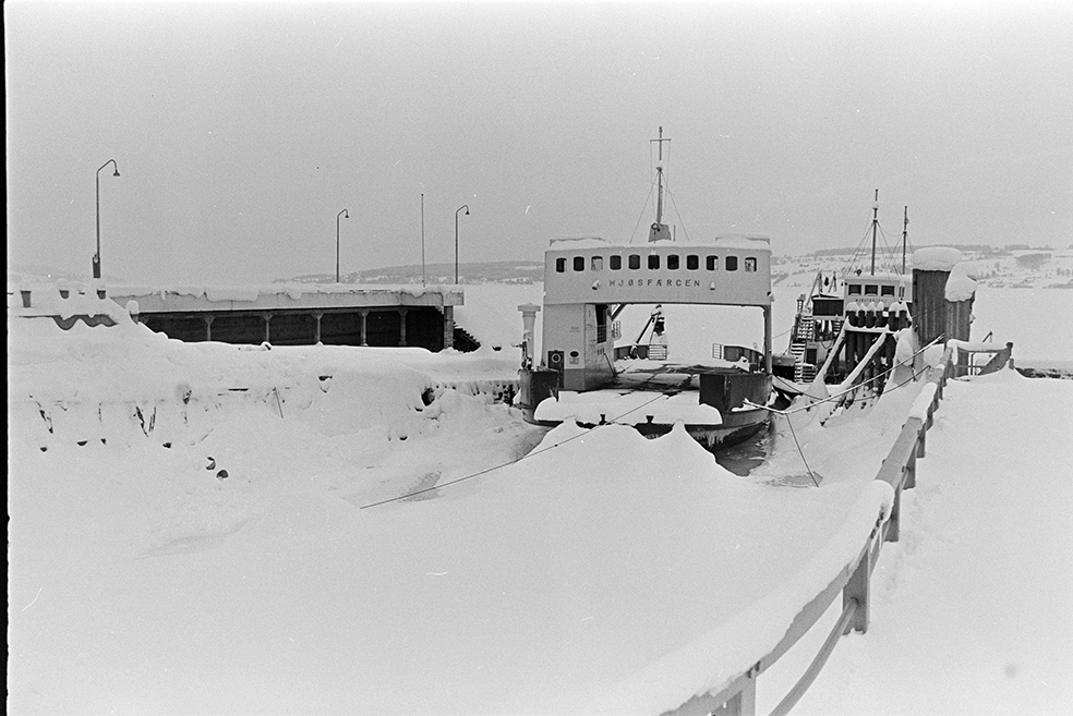 Gjøvik brygge, vinter, Mjøsfærgen, vinteropplag, mjøsbåt, - Anno ...