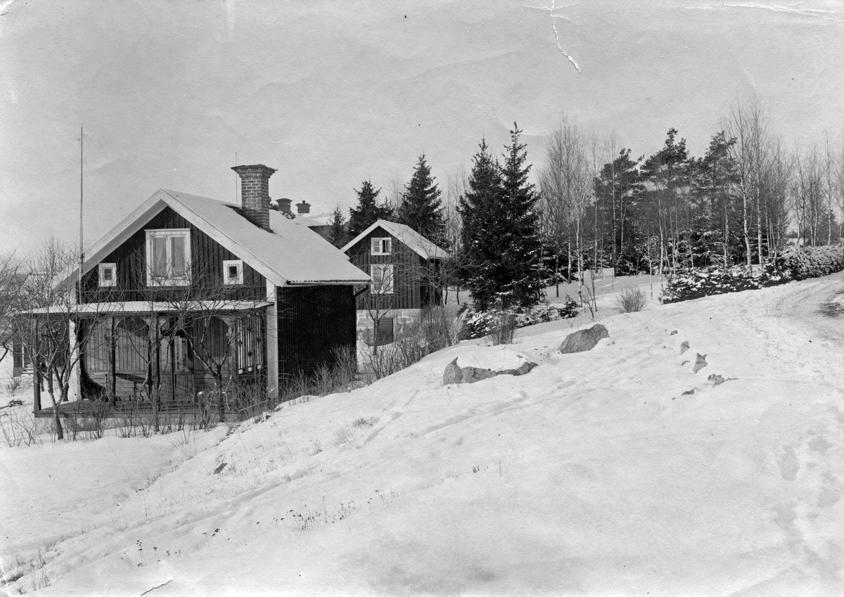 Ingenjör Tolf Oskar Alsings hus, bredvid Villa Stene på Macksta Sjöäng. Byggd omkr. 1860-1876.