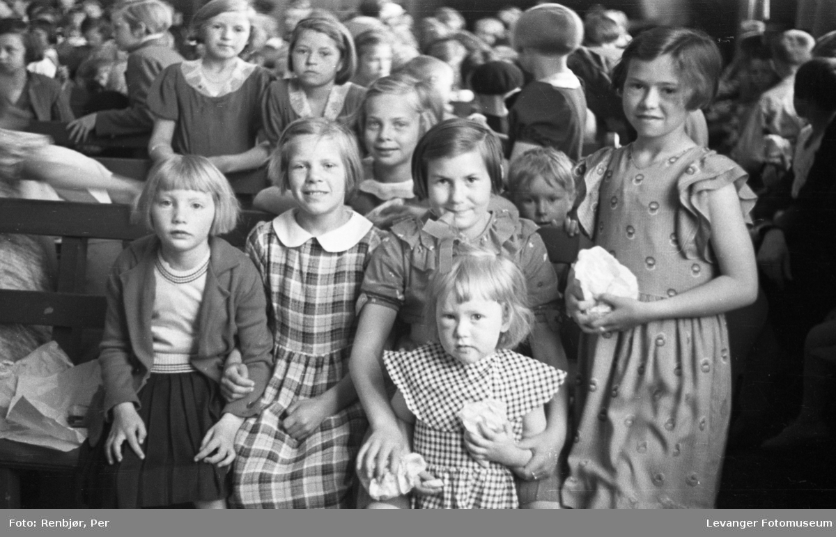 Forsamling av barn, Levangerdagene i 1936.