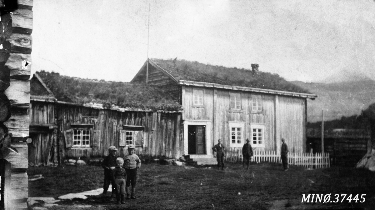 Gamlestua i Gjertrudgarden, først på 1920-åra.