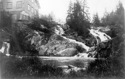 Stigens Ullvarefabrikk ved Spinnerifossen i Eidsberg. Ekster