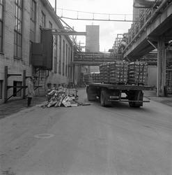 Veltet Mg-pall fra lastebil.