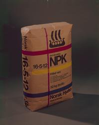 NPK-sekk med sort vikingskip logo.