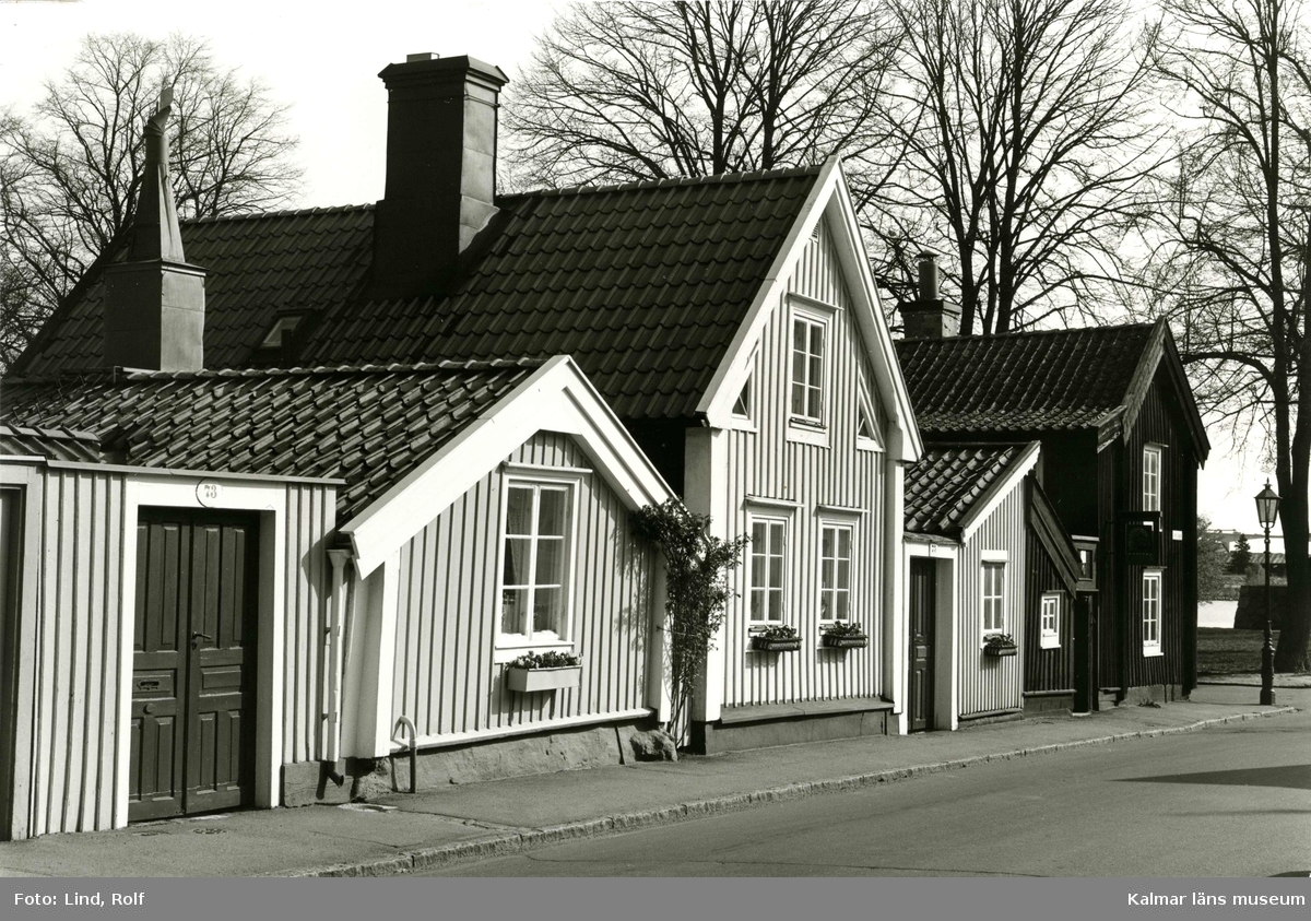 Bostadshus på Norra Långgatan 73-77.