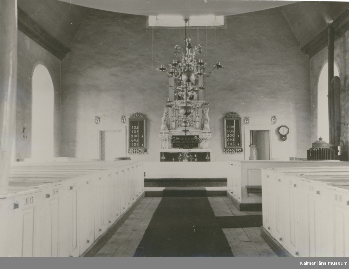 Interiör mot altaret i Mörbylånga kyrka.