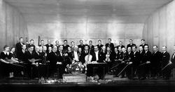 Sarpsborg Musikkforening, nå Borg Symfoniorkester, på scenen