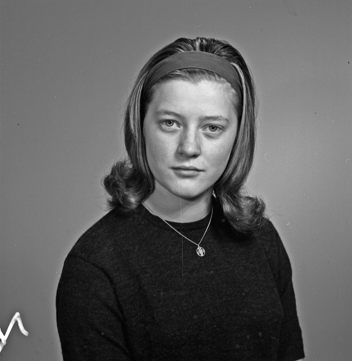 Portrett ung kvinne - bestiller Valgjerd Røykenes