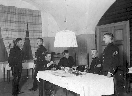 Gruppfoto, volontärer på Mässen år 1902, med bl.a. Nordqvist am. Fabriken Karlsborg, L E Ahlborg.