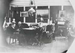 Kongens gate 85, Malthe, hustru og to sønner