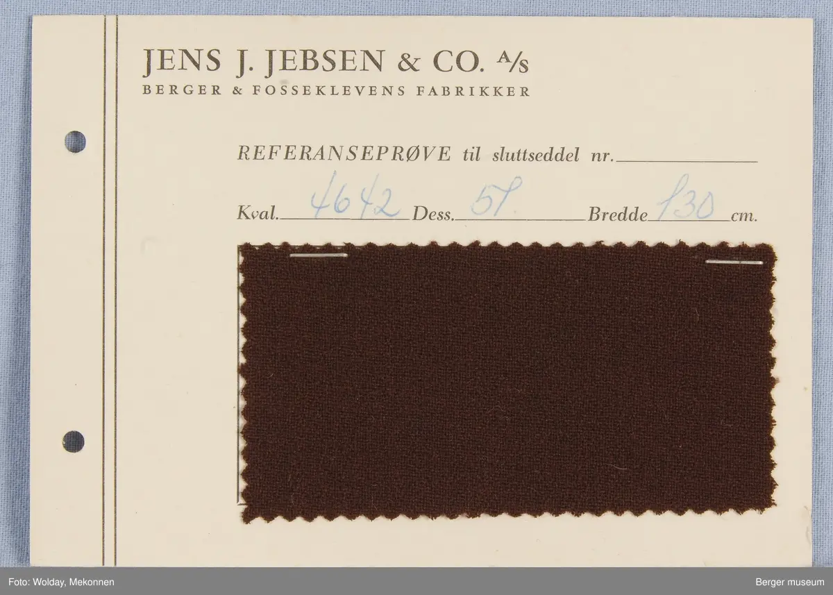 Mappe med 13 prøver.
Kjolestoff kamgarn.
Stykkfarget
Kvalitet: 4642
