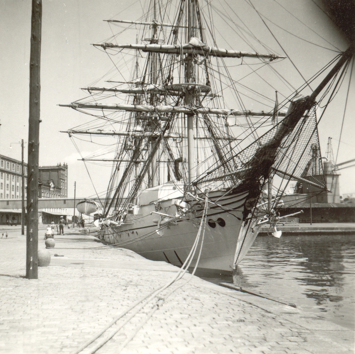 "Jarramas" i Kalmar hamn. Numera museifartyg i Karlskrona.