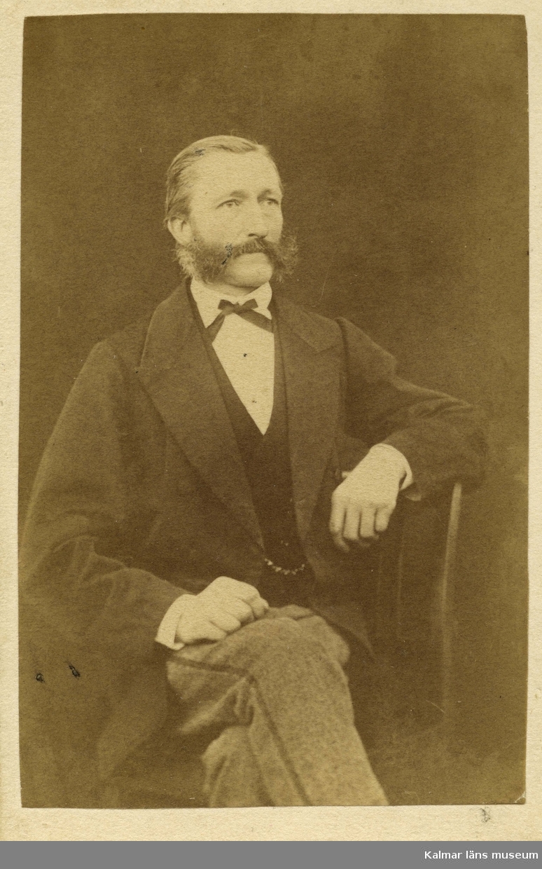 Porträtt av Frans Grönqvist (f 1836) som drev garveriet på Postbacken (Färgarebacken) i Grönskåra. Foto 1879.