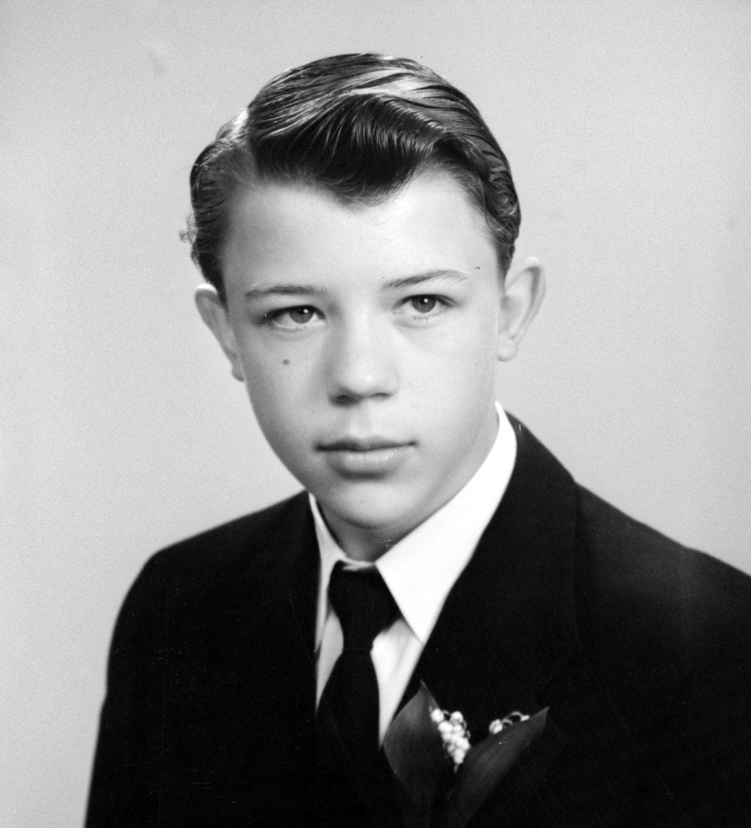 Konfirmanden Lars Andersson. Foto i maj 1950.
