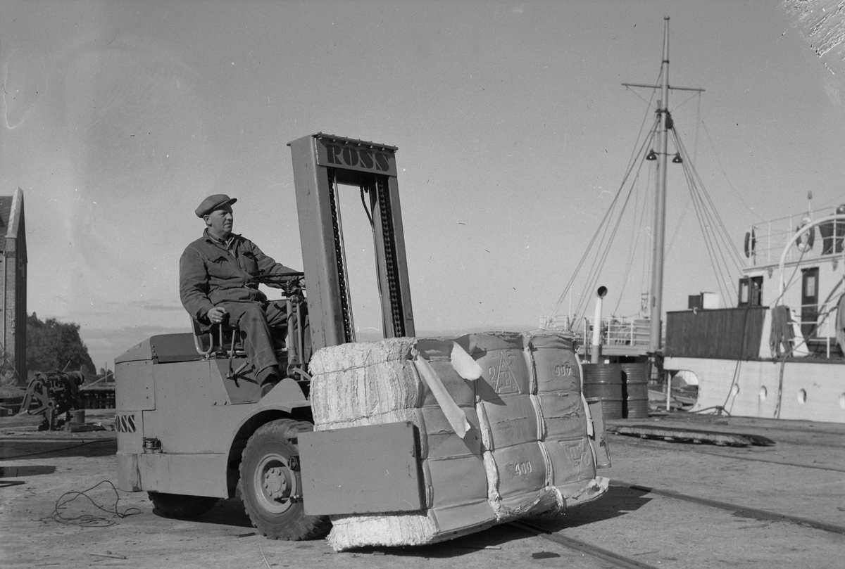 Firma H. Dyrkoren & Sønn, bruk av gaffeltruck