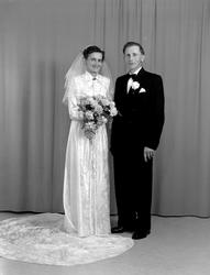 Einar Sundquist og Aslaug Koksvik Husby

Fra Nordmøre museum