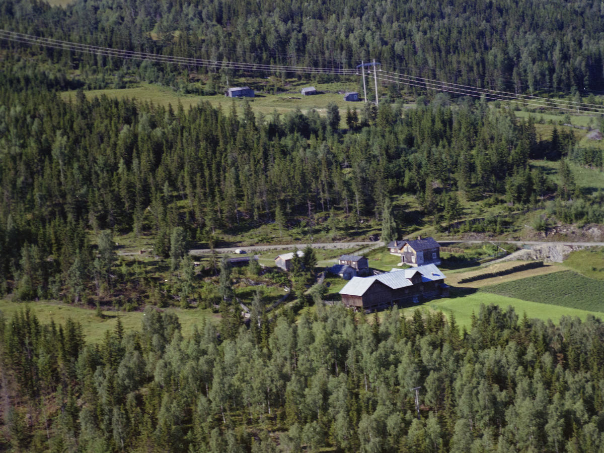 Sør-Fron, Harpefoss, Morken (Skurdalsmorka) eller Morka. Kulturlandskap, gårdsbruk med eldre hus, granskog