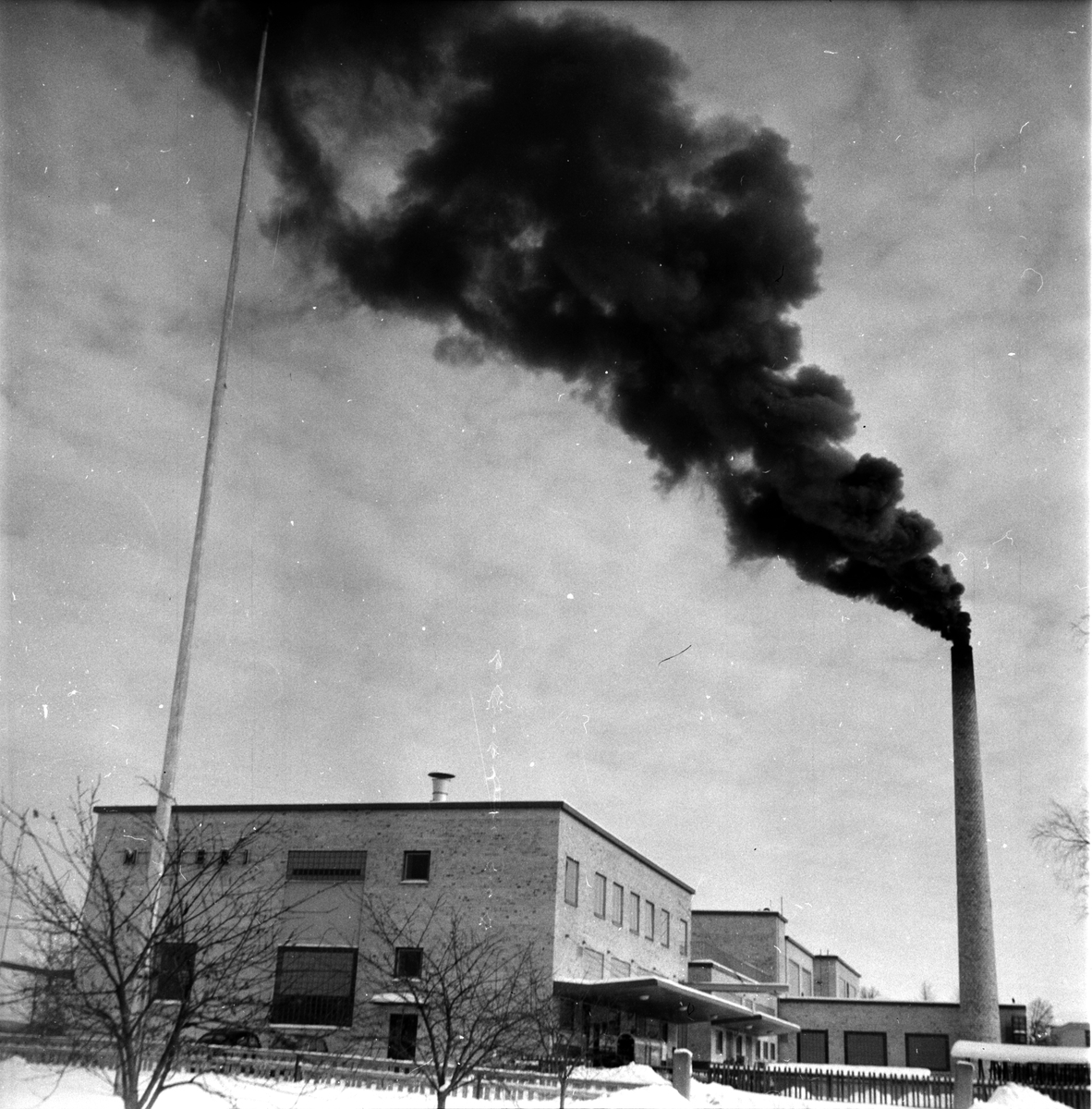 Bollnäs,
Mejeriet,
Rök från skorstenen,
1 Mars 1960