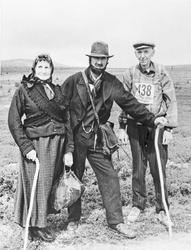 Dovrefjellmarsjen Hjerkinnshøa 1990, To personer utkledd som