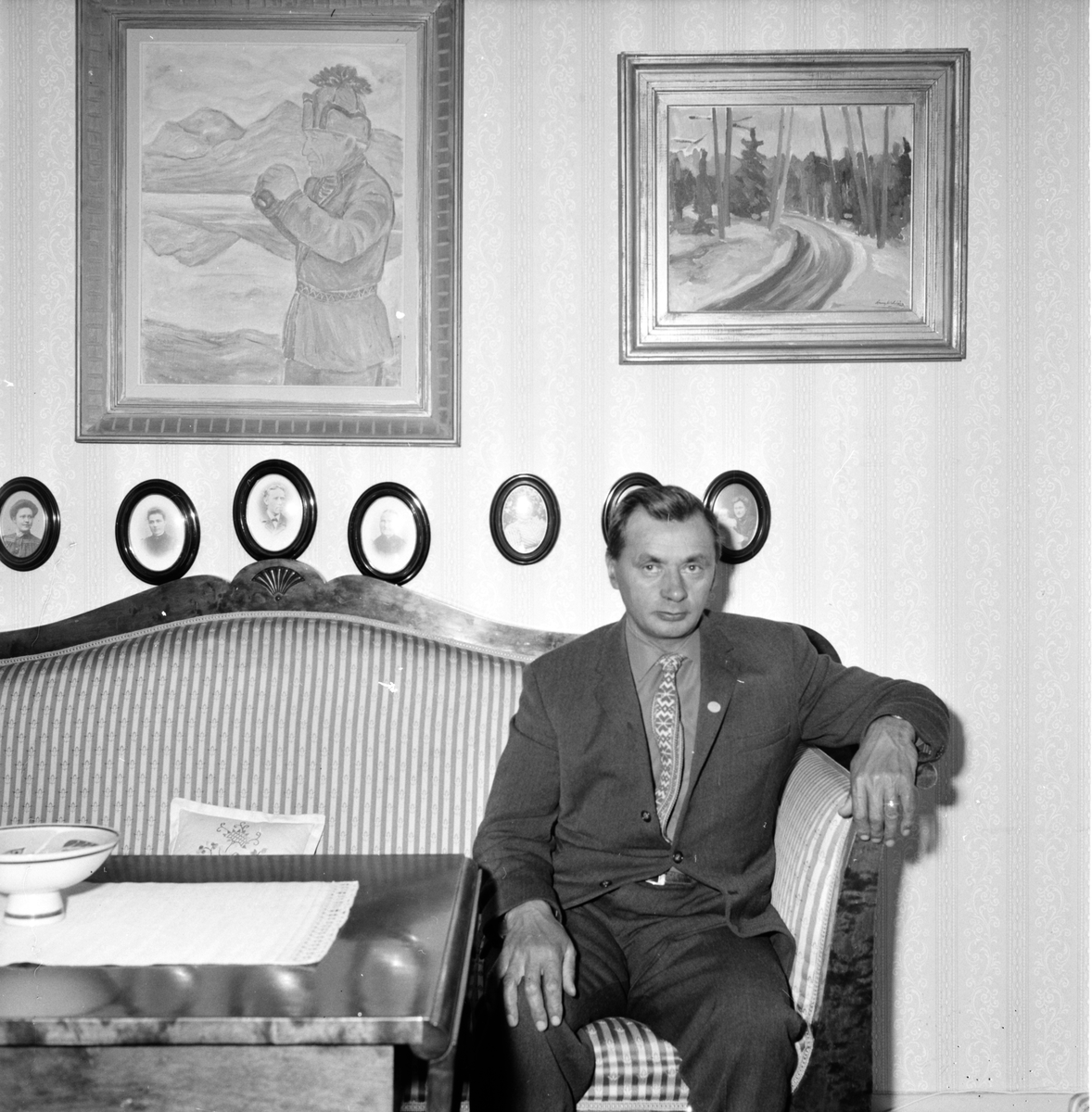 Renägare Olle Blind från Ljungdalen, fotograferad 28 April 1965 i journalist PW Hägers hem, Säversta Bollnäs.