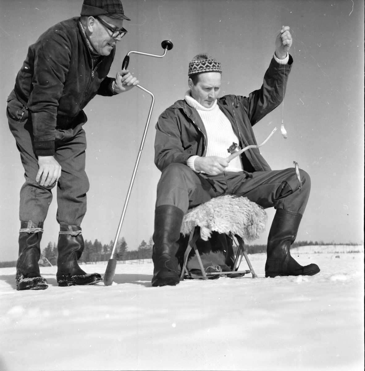 Fiske på Helsen,
P.W.H. Edvard Åkerlund, Lindor Enström,
Söderhamn,
13 Mars 1965
