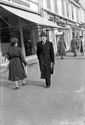 Agent Martens i Kongens gate og skilt med tekst: Comptoir ho