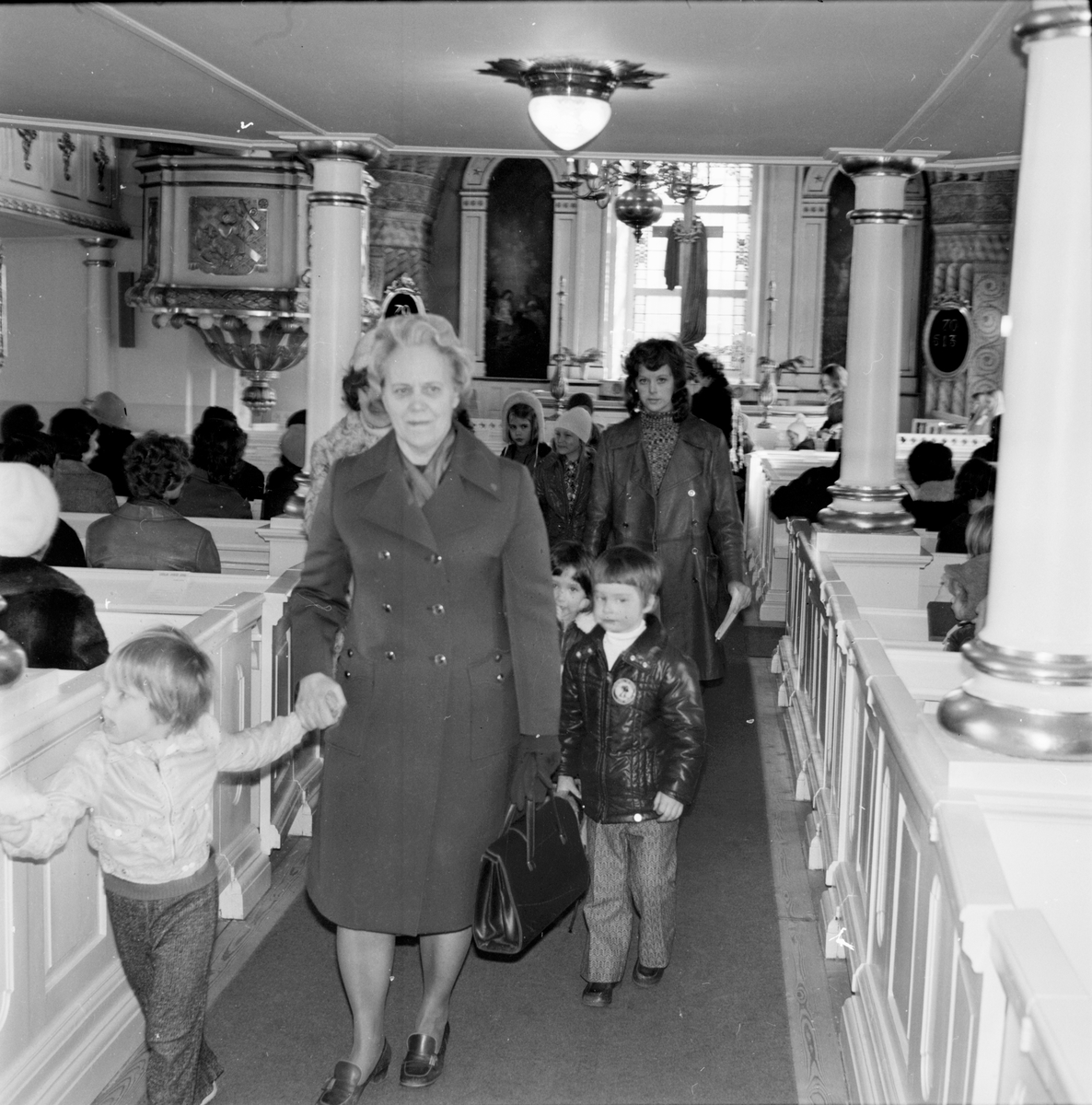 Arbrå Kyrka,
Besök av kyrkans barntimme,
April 1972