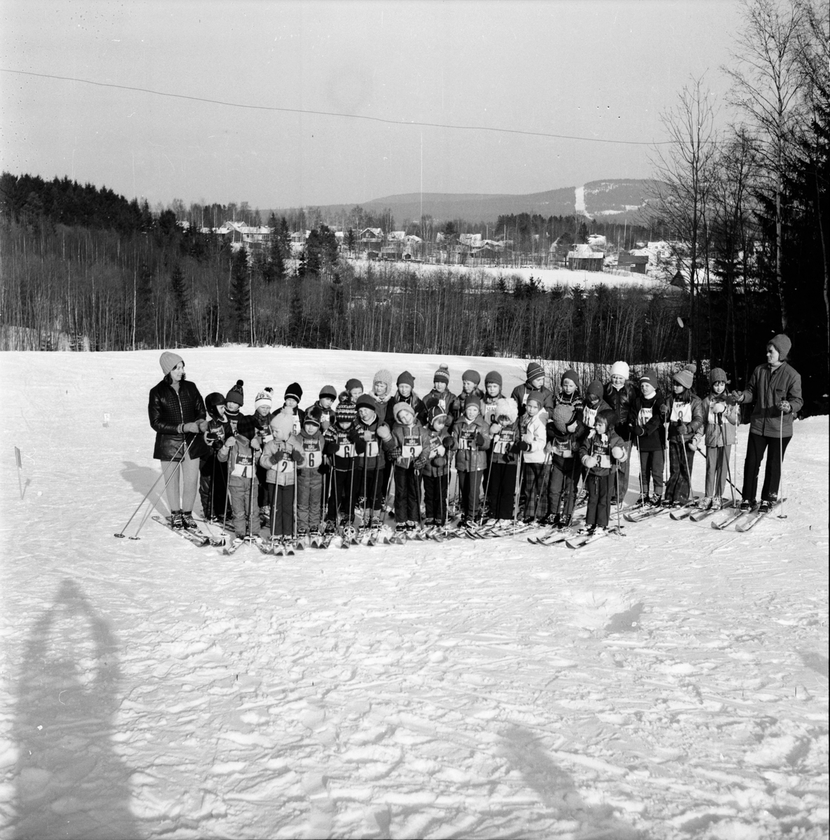 Skidfrämjarnas barnskidskola i Vallsta,
Mars 1972